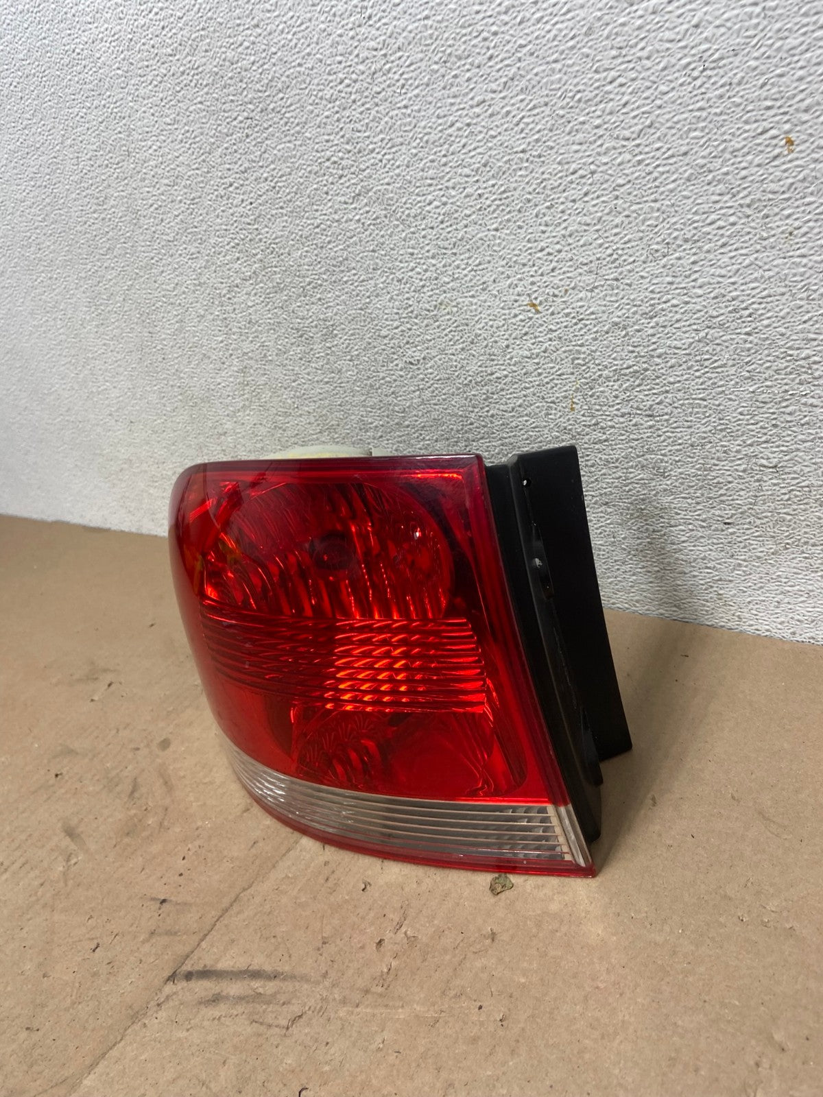 2004-2007 Volkswagen Touareg Lh Driver Left Side Tail Light AG4778 LK1