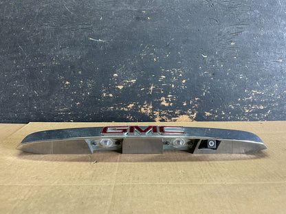 2007-2012 GMC Acadia Chrome Tailgate Rear Finish Molding Back W/Camera AA8961 DG4