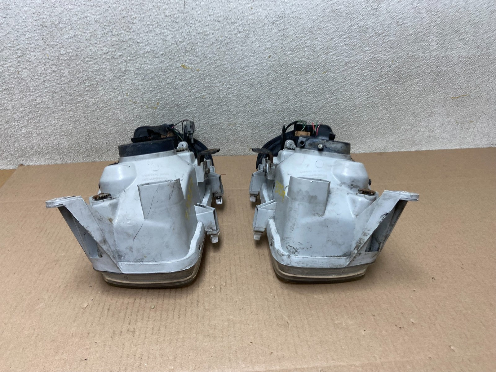 1999-2004 Nissan Pathfinder Left+Right Headlights + Turn Signal Oem Z3859 DW8