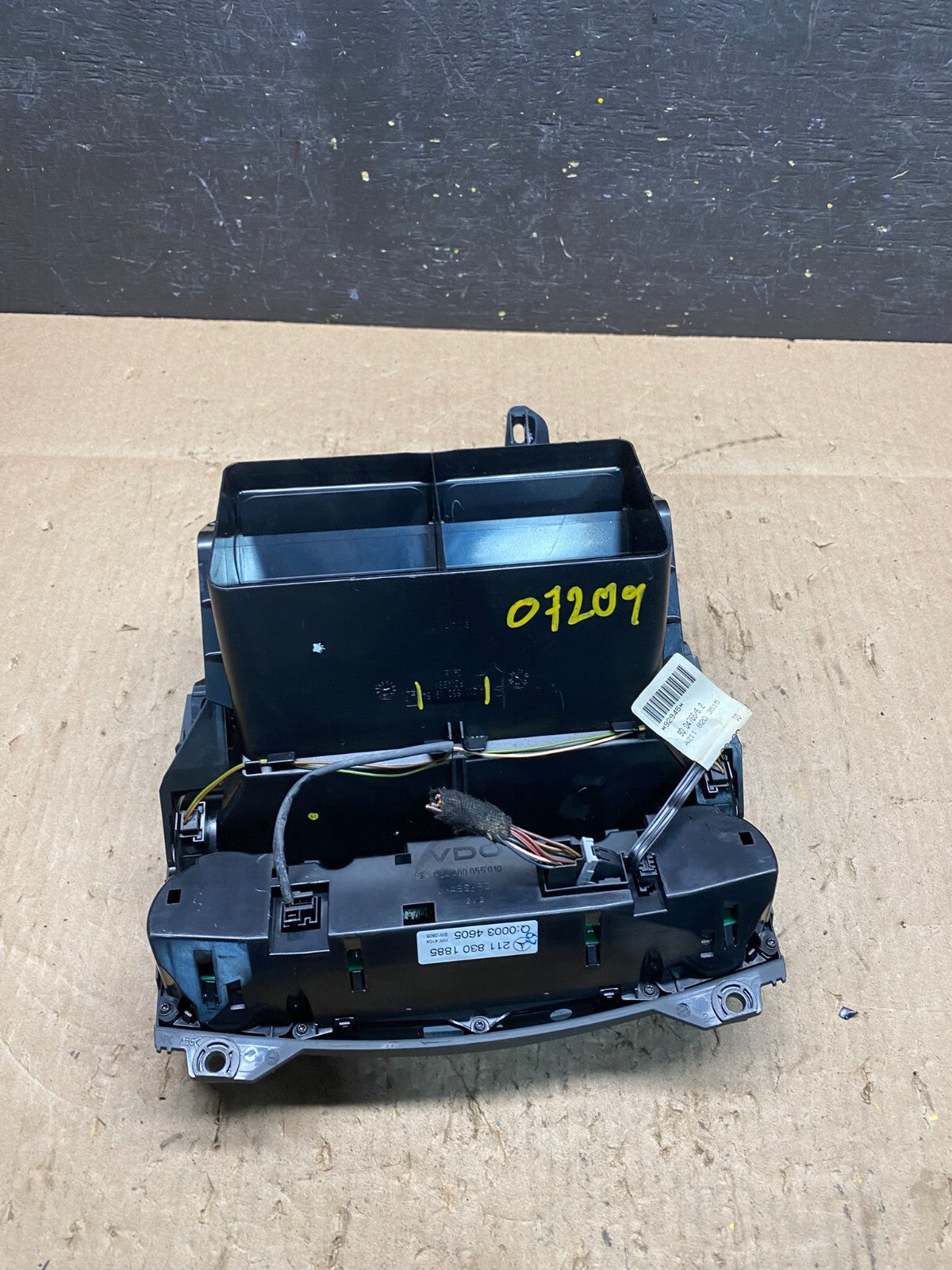 2007 - 2009 Mercedes W211 E550 E320 Center Console AC Heater Air Vent O7209 DG4