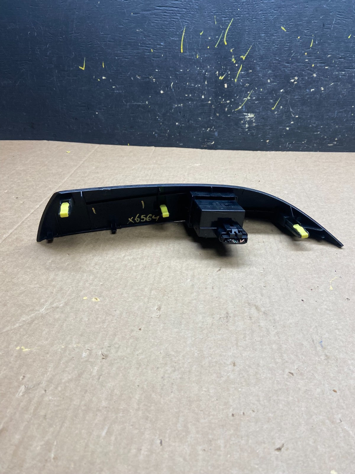 2004 to 2010 Toyota Sienna Switch Key Light Indicator Bezel Trim OEM X6564 DG3