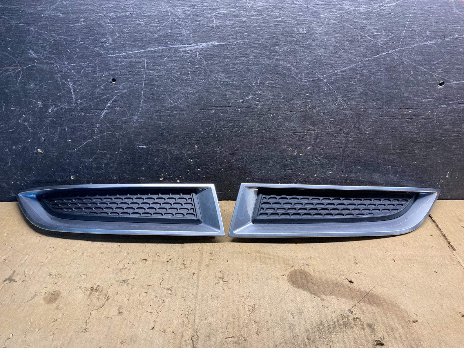 2013 2014 2015 GMC Acadia Front Left+Right Set Grille Bezel Bumper Oem X0381 DG0