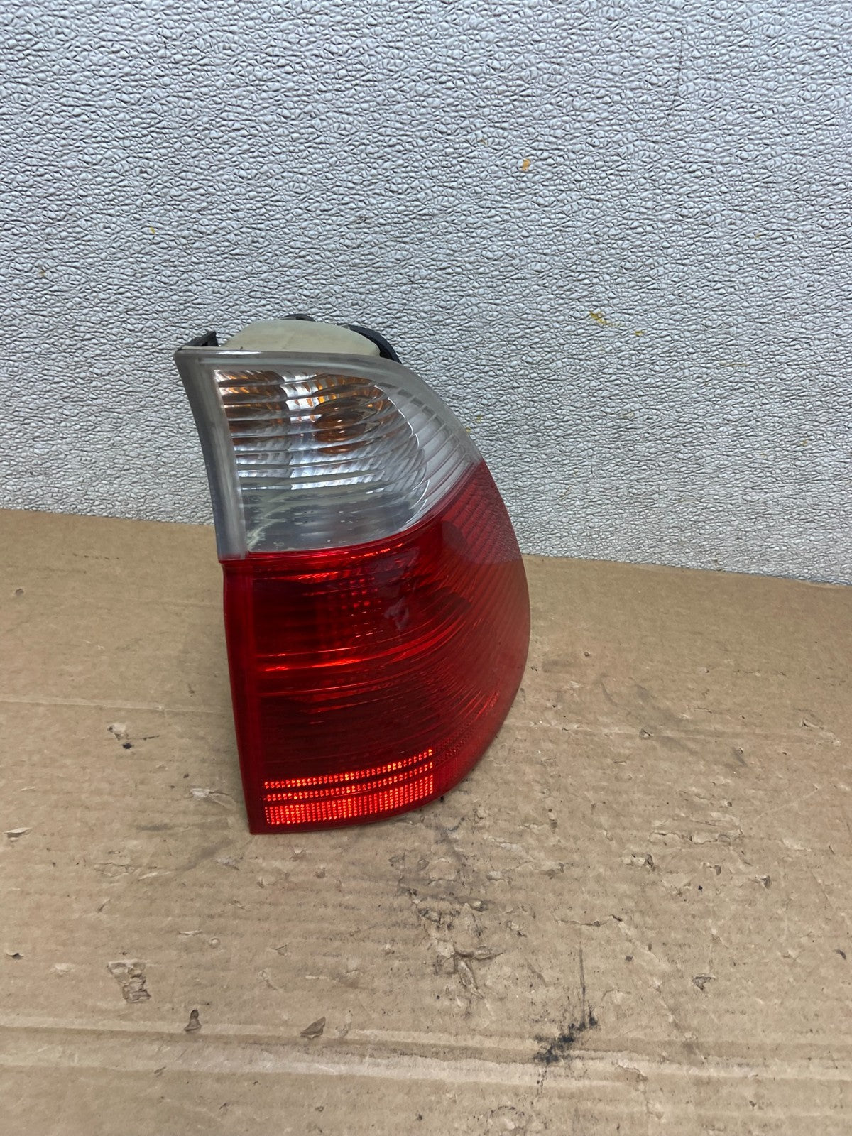 2004 2005 2006 BMW E53 X5 Right Passenger Rh Side Tail Light Oem AB4727 LK2