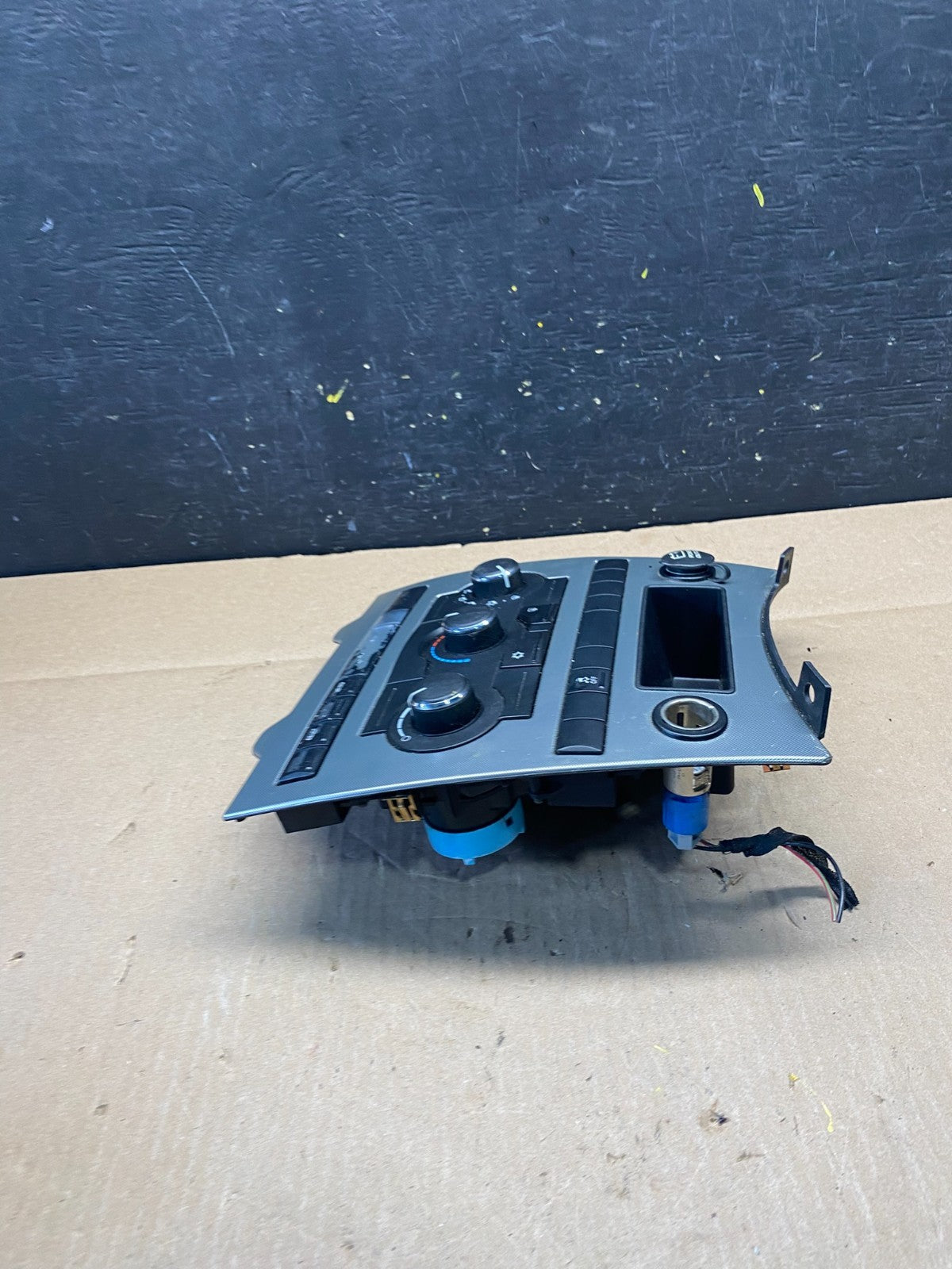 2005 2006 2007 Jeep Commander Grand Cherokee A/C Climate Control Bezel P3651 DG2
