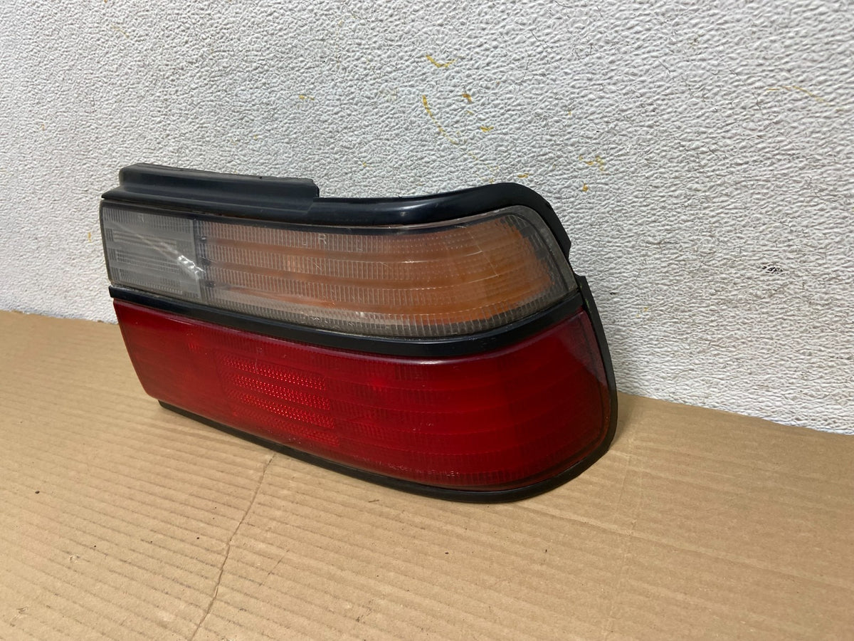 1988 - 1990 Toyota Corolla Right Passenger RH Side Tail light AH2409 DG2