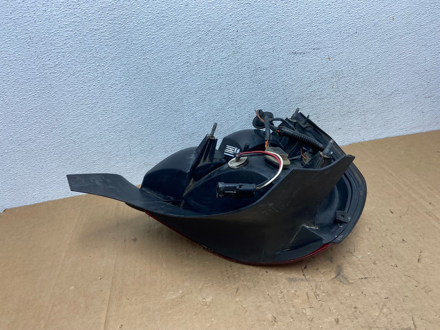 2003-2011 Ford Crown Victoria Right Passenger Rh Side Tail Light AD3200 LK5