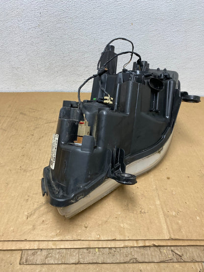 2011 to 2016 Chrysler Town and Country Right Passenger Headlight AC8636 DW6