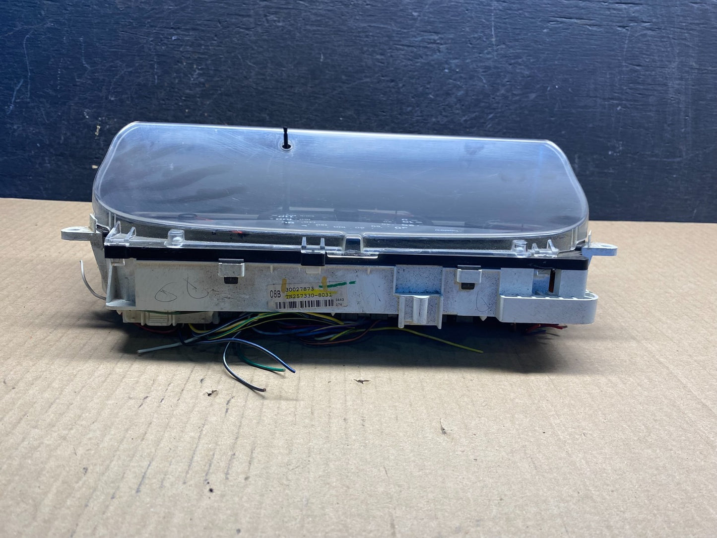 2001 to 2004 Chevrolet Tracker Cluster Gauge Speedometer ECM AG3915 DG3