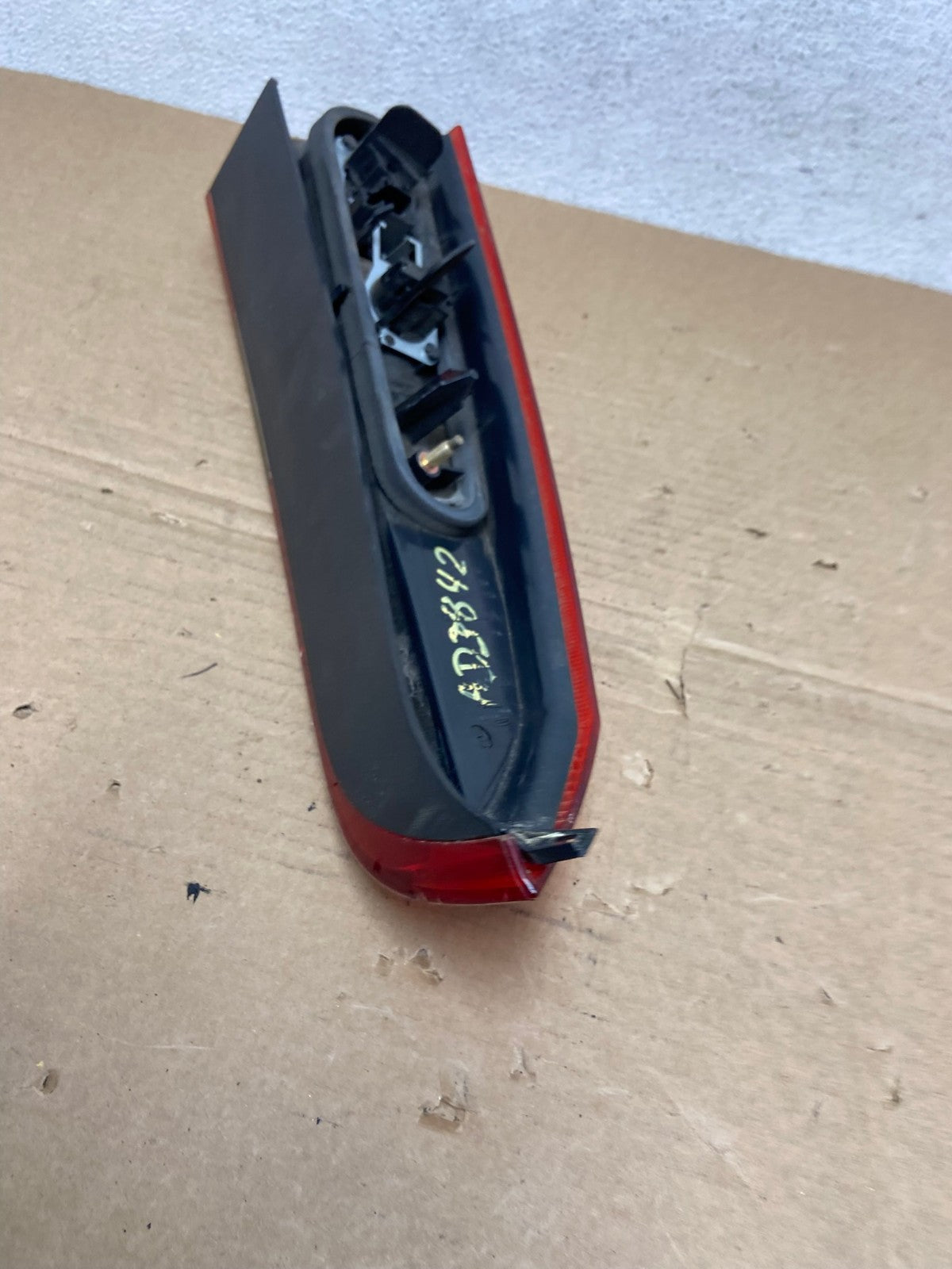 2001-2004 Volvo XC70 V70 Right Passenger RH Side Tail Light Upper AD3842 LK6