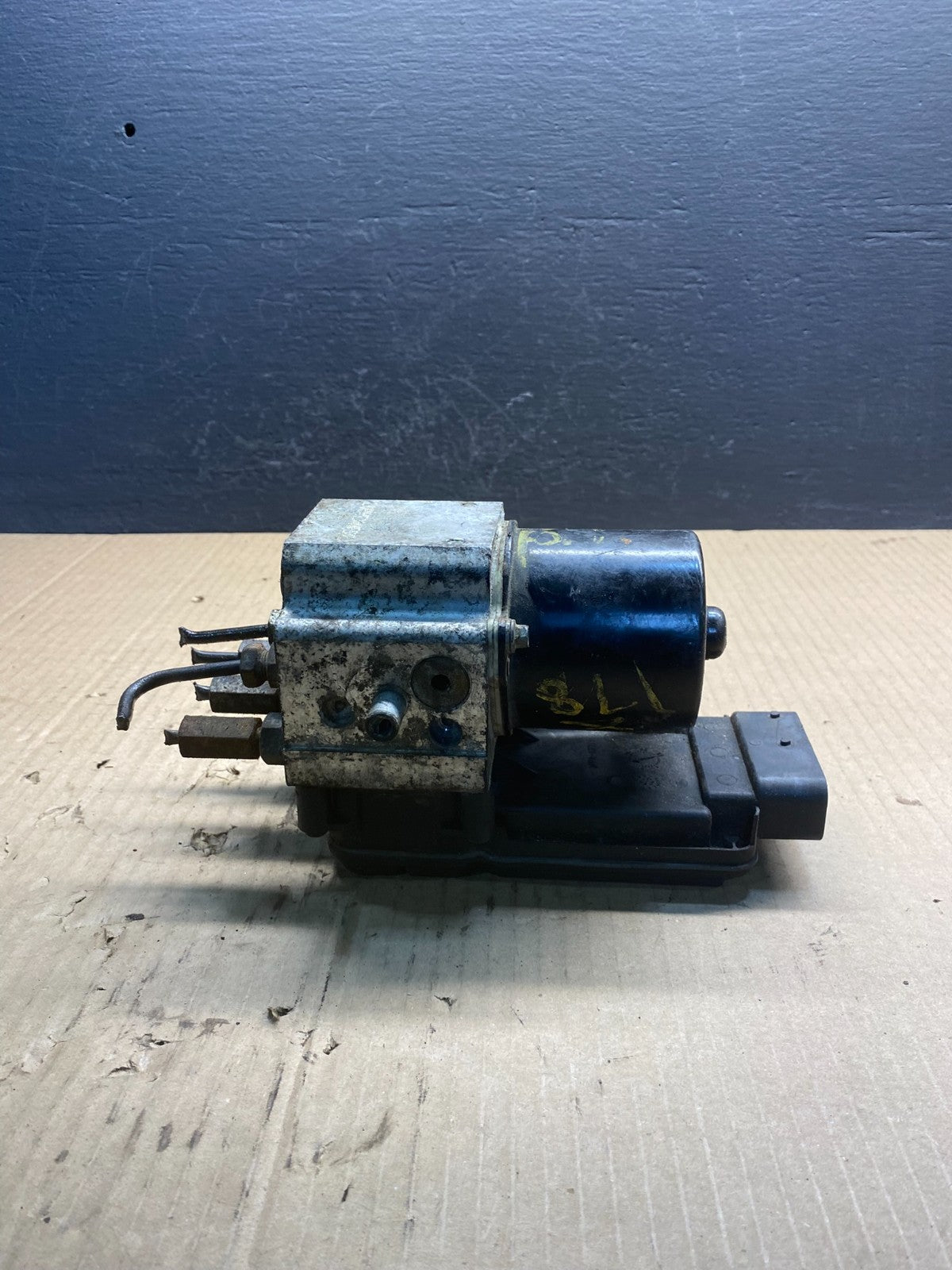 2006 2007 Ford E250 E350 Econoline Anti-Lock ABS Antilock Brake Pump AC0904 DG4