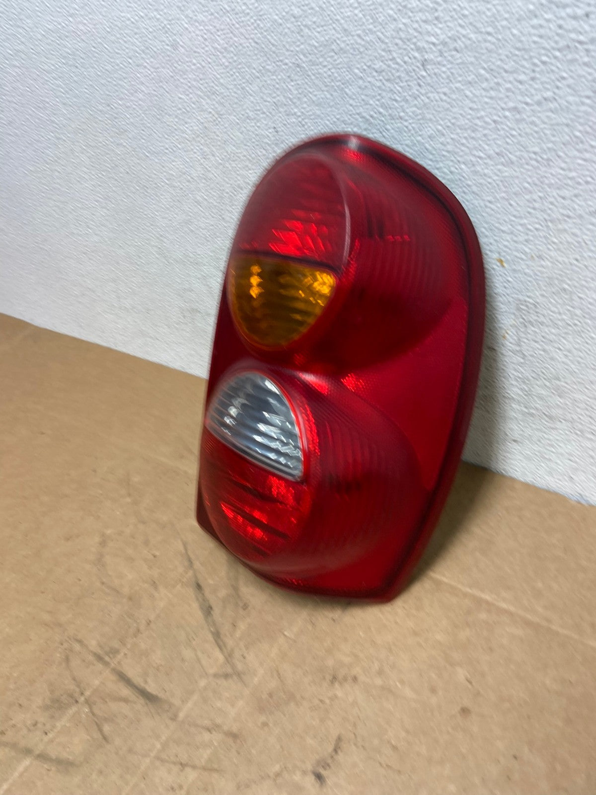 2002 2003 2004 Jeep Liberty Right Passenger Rh Side Tail Light AD6307 LK1