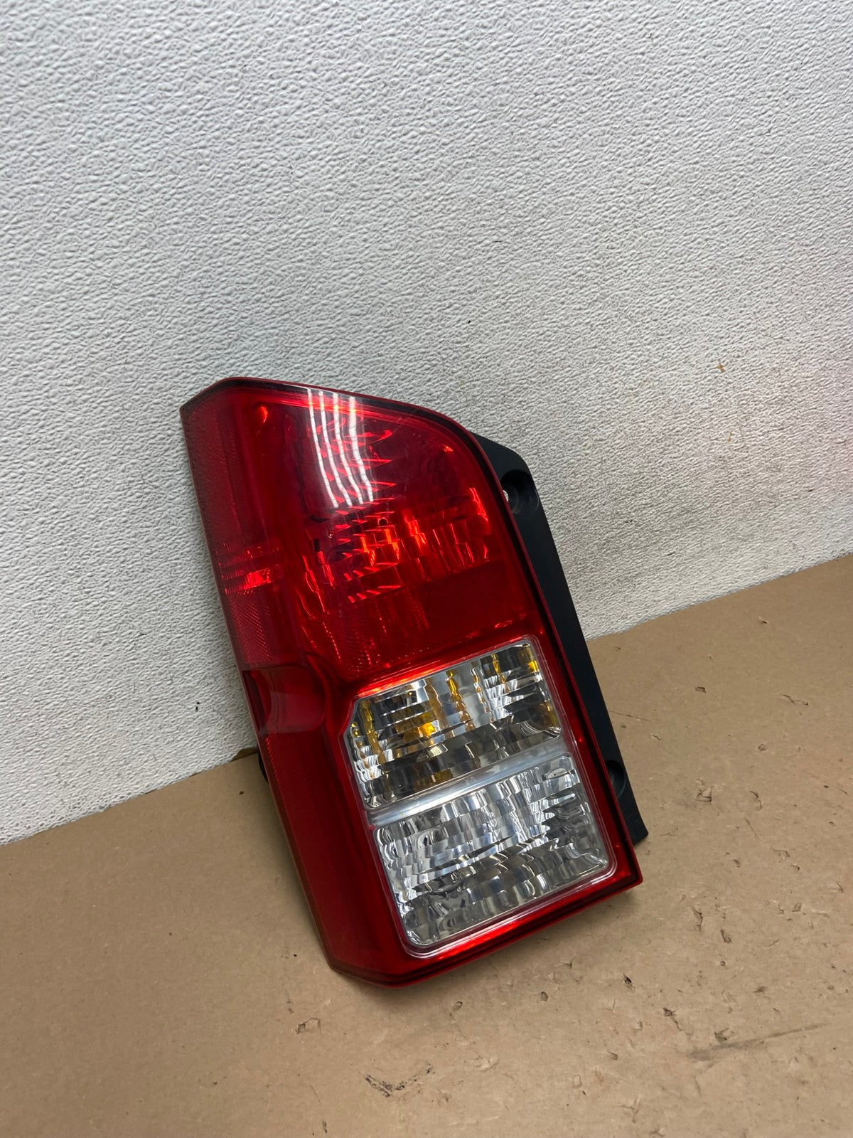 2005 to 2012 Nissan Pathfinder Tail light Left Driver Lh Side AG4195 LK2