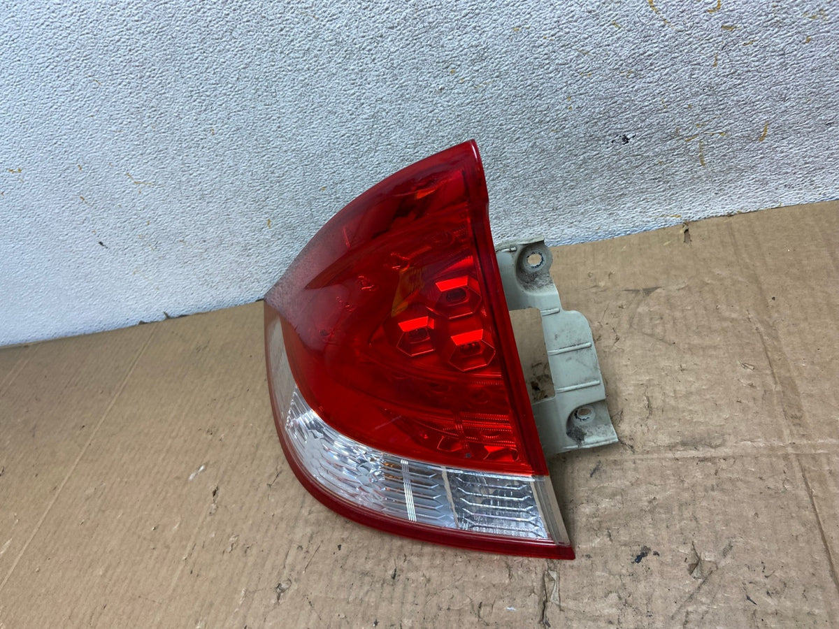 2010-2011 Honda Insight Left Driver LH Side Tail Light AI8238 LK1