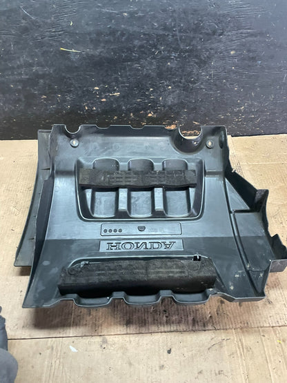 2005 to 2007 Honda Odyssey Black Engine Cover OEM T0279 DG4