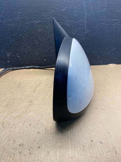 2003-2006 Chevrolet Tahoe Suburban Right Passenger Turn Door Mirror AE7650 DW10