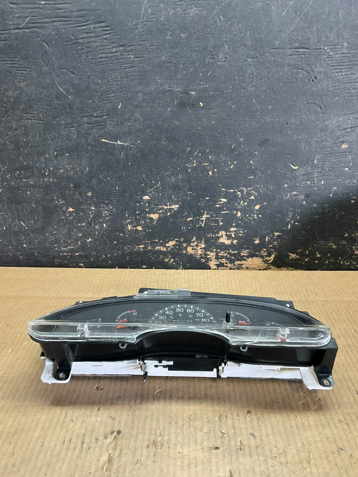 2001-2002 Ford Econoline E250 E350 Van Speedometer Instrument Cluster AA9261 DG2