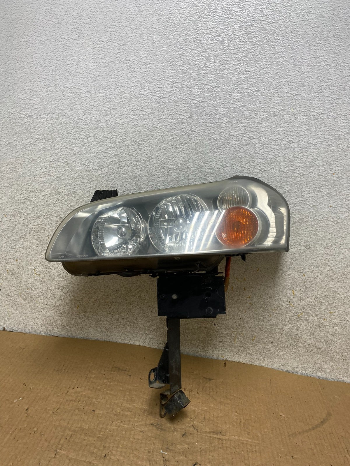2002-2003 Nissan Maxima Left Driver LH Headlight Xenon HID AI8061 DW0