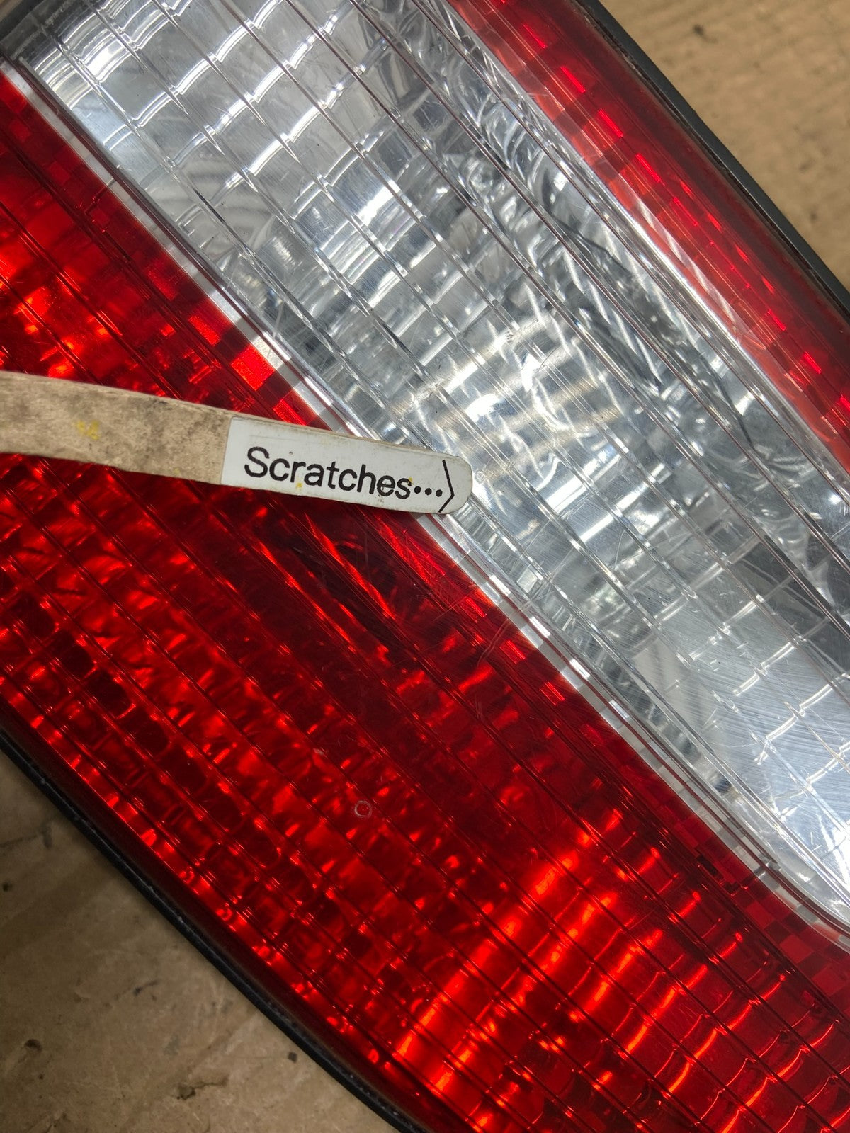 2001 - 2003 Toyota Sienna Right Passenger Rh Side Inner Tail Light OEM AA66393