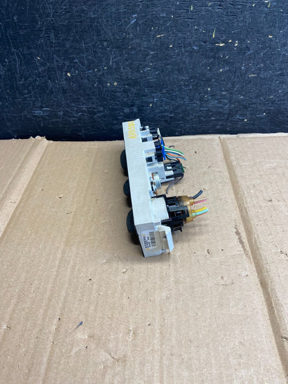 2001 - 2007 GMC Chevrolet Express 1500 Climate Control A/C AH5550 DW2