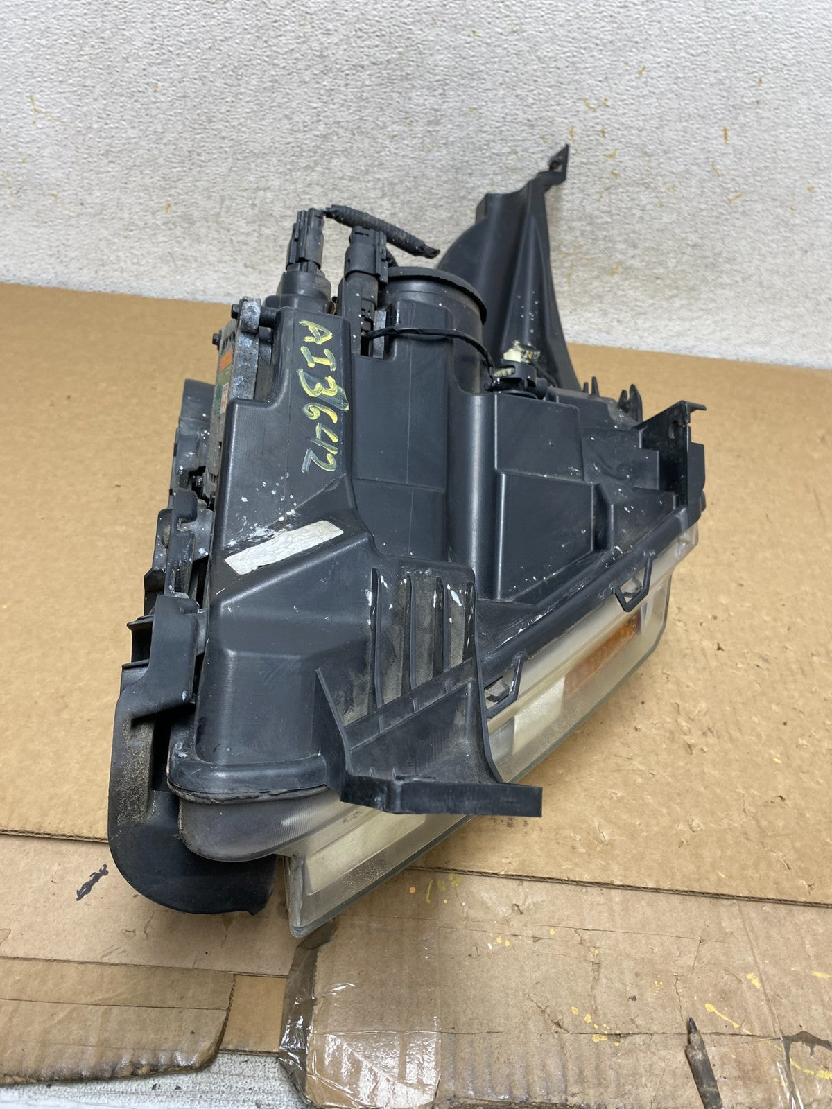 2011 to 2015 Ford Explorer Left Driver LH Xenon Headlight AI3642 DW6