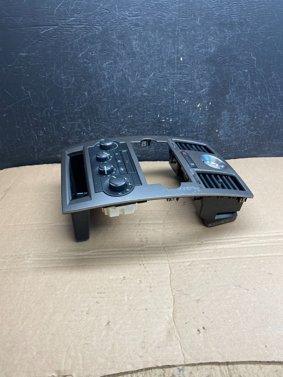 2005 to 2007 Chrysler 300 Dash Heater A/C Climate Control Radio Panel af1855 DG2