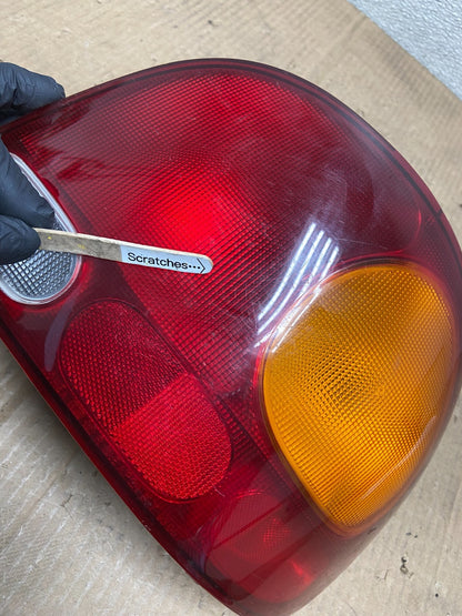 1996 to 1998 Hyundai Accent Right Passenger Side Tail Light 92402-22210 AA64073