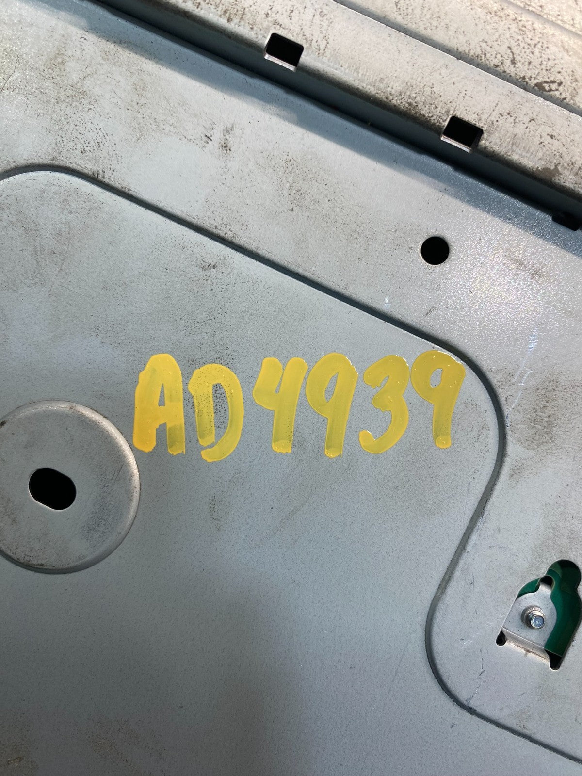 2010 to 2012 Subaru Legacy AM FM CD MP3 Radio Player AD4939 DG7