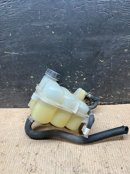 2020-2023 Ford Explorer Radiator Coolant Recovery Bootle Tank  x0250 DG0
