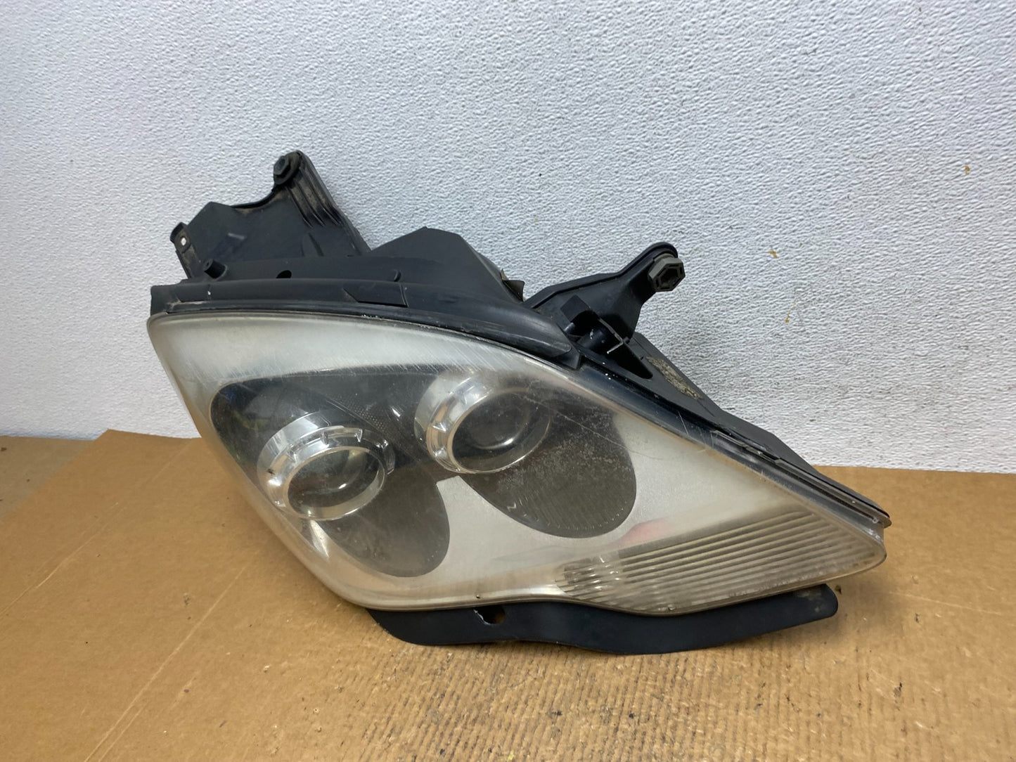 2007-2012 Gmc Acadia Halogen Headlight Right Passenger Side AE1377 DW1