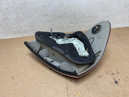 No Led 2003-2006 Mercedes E Class Sedan Right Passenger Side Tail Light R7745 DW4