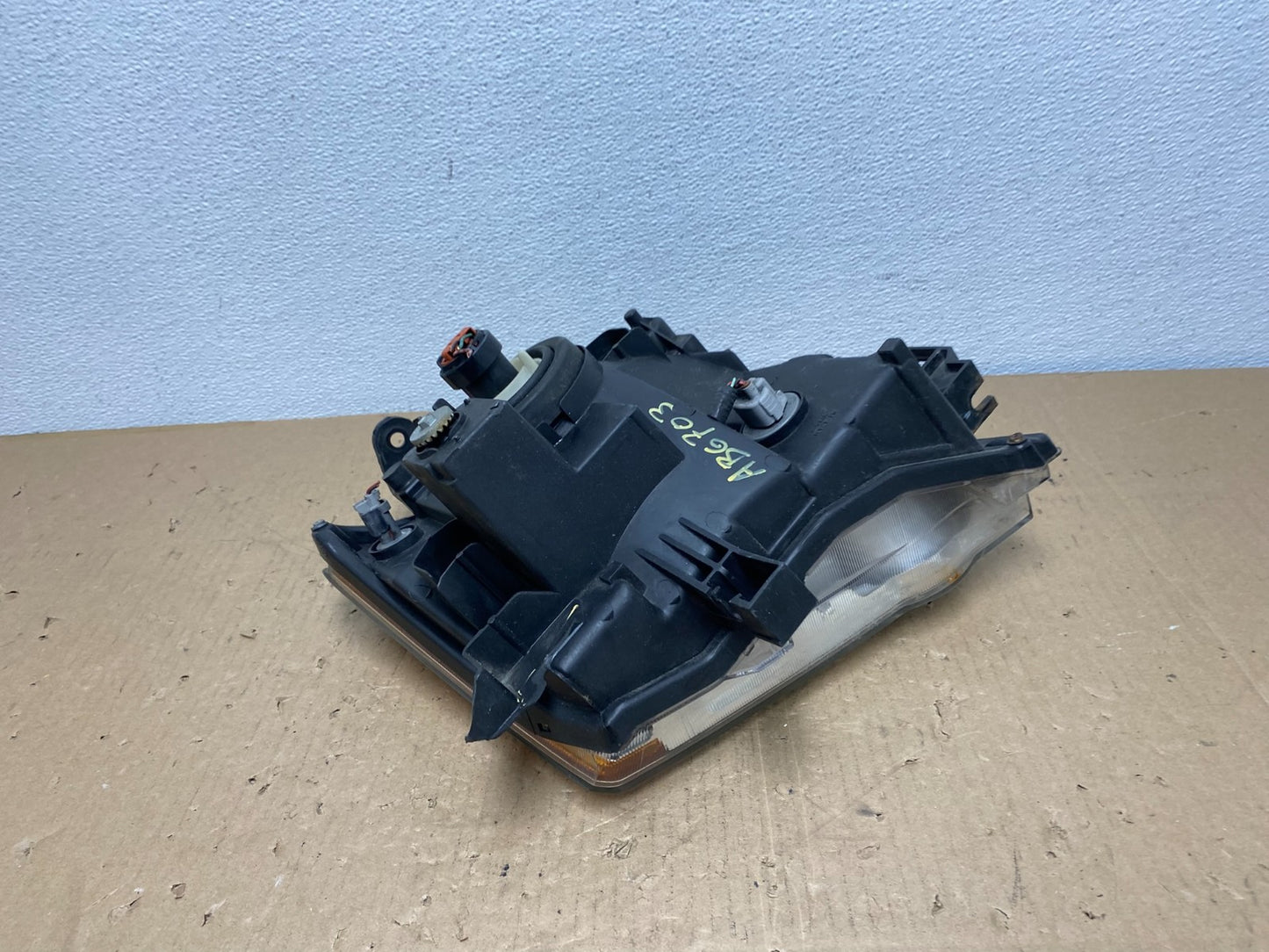 2005 - 2015 Nissan Xterra Driver Left LH Side Headlight AB6703 DW7