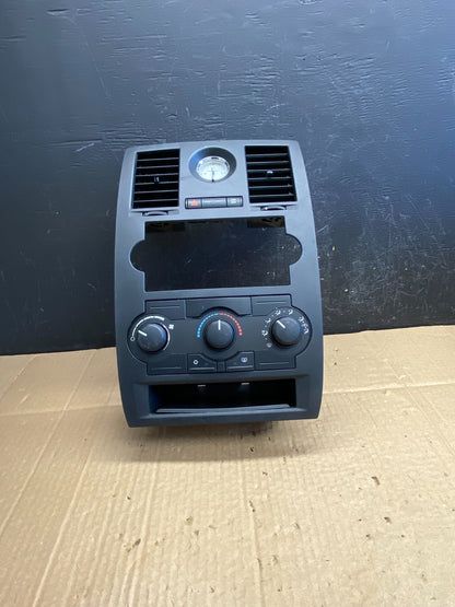 2005 to 2007 Chrysler 300 Dash Heater A/C Climate Control Radio Panel ac9446 DG0