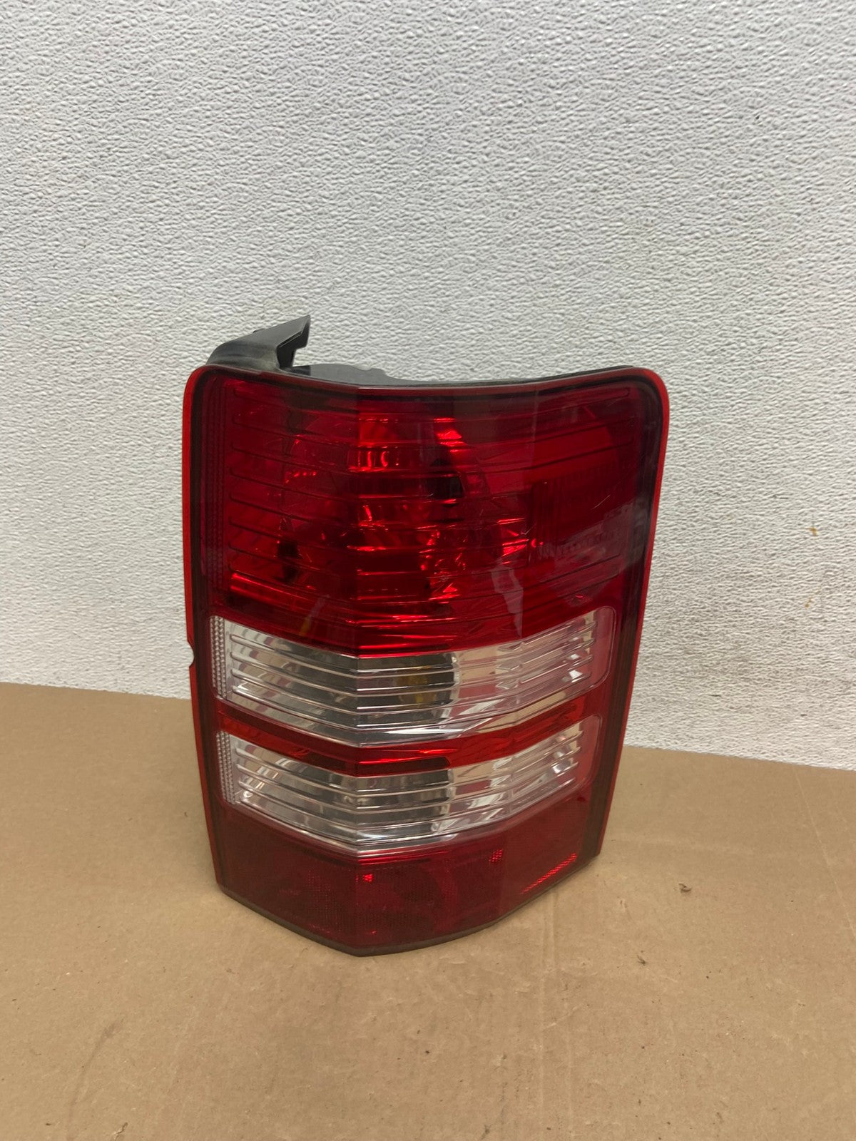 2008 to 2012 Jeep Liberty Right Passenger RH Side Tail Light AE4957 LK0
