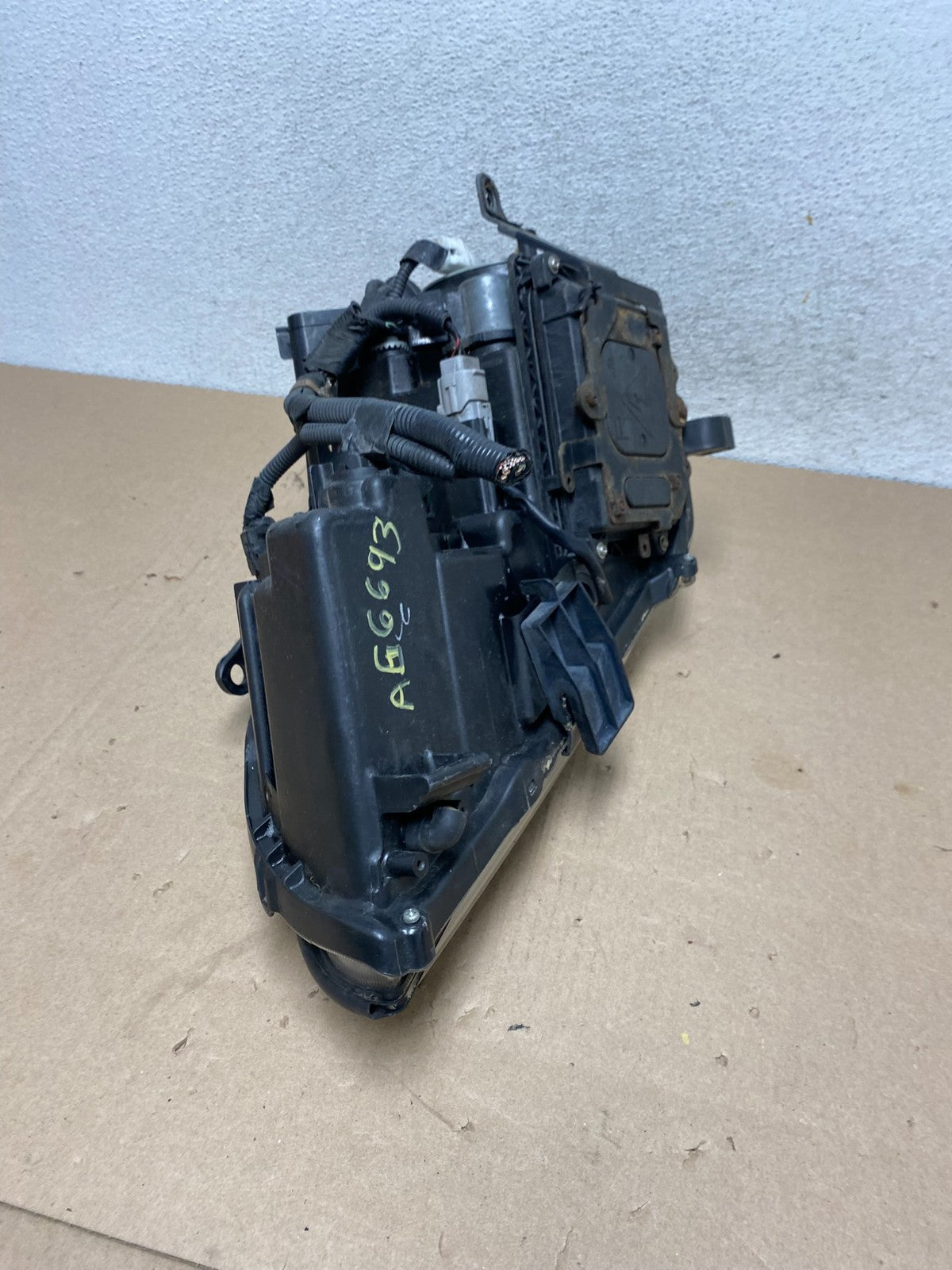 2004 - 2009 Lexus RX330 RX350 Xenon Right Passenger Side Headlight AG6693 DW8