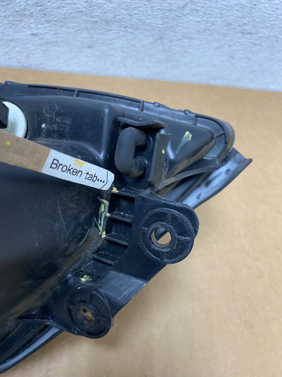 2003 to 2006 Kia Sorento Right Passenger Rh Side Headlight Halogen AD4519 DW5
