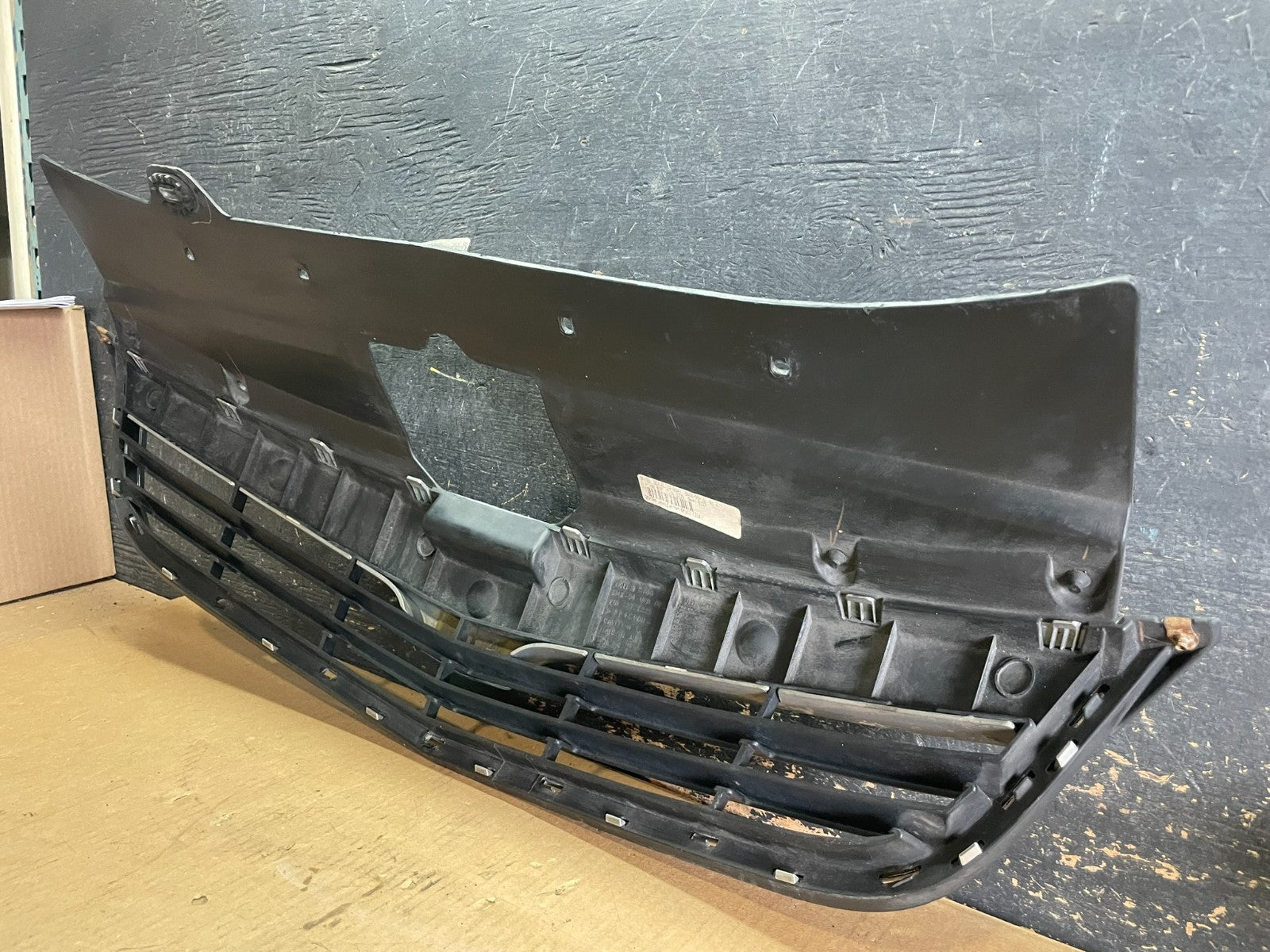 2008 2009 Saturn Aura Front Upper Grille Grill AA2280 DG5