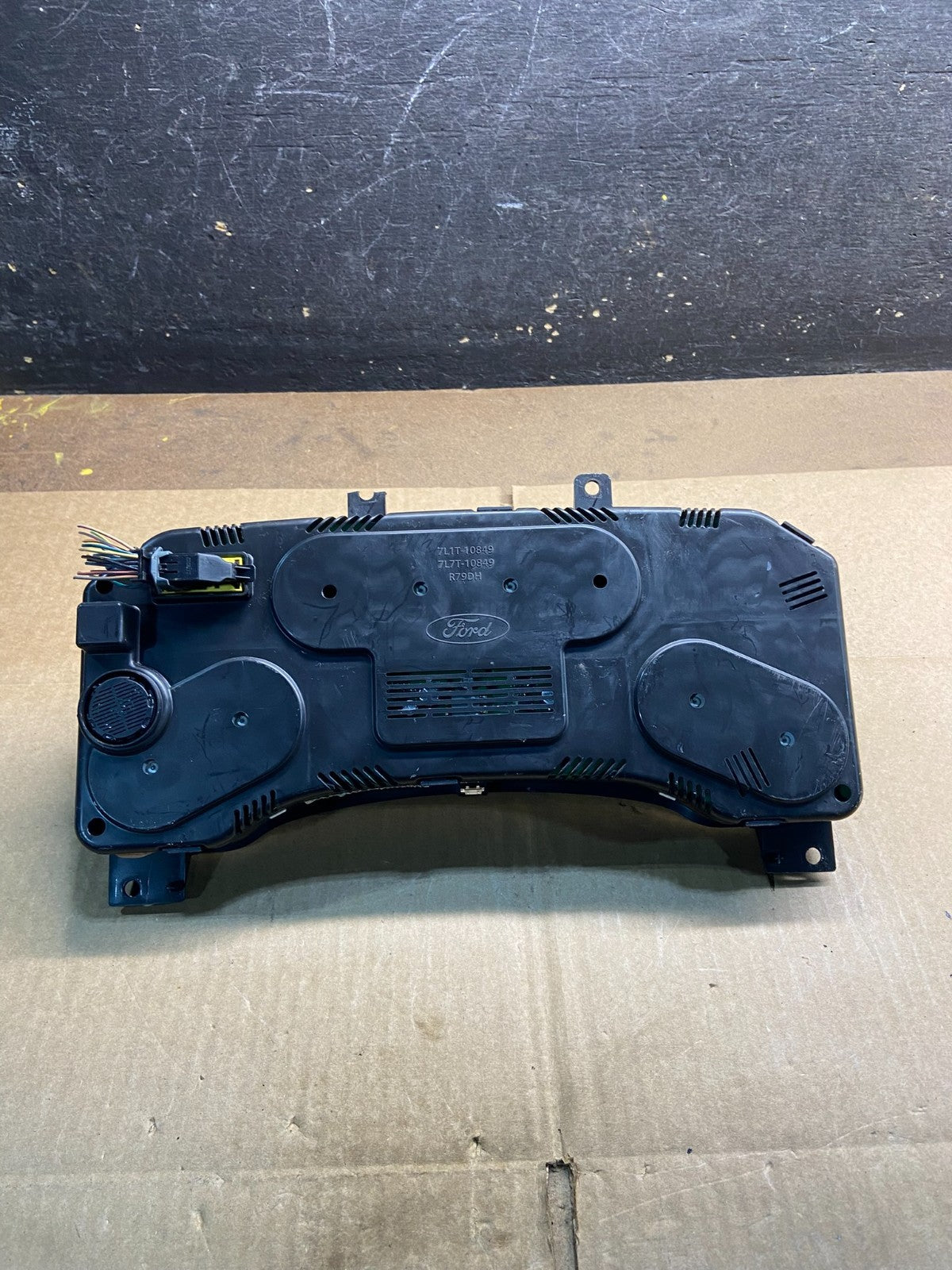 2009 Ford  Expedition Speedometer Cluster Gauge 9l1t-10849-rb Y7425 DG6