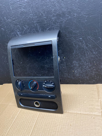 2004 to 2008 Ford F150 Radio Climate Dash Bezel Surround Black ac9289 DG1