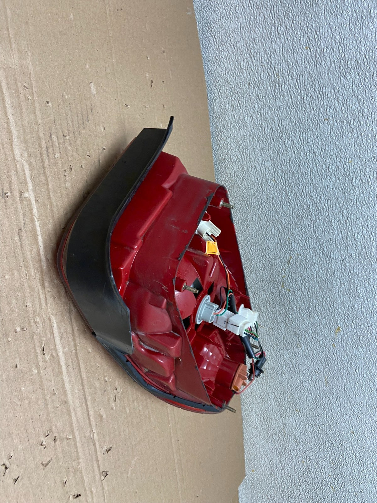2002 - 2005 Hyundai Sonata Right Passenger RH Side Tail Light OEM AB1381 LK6
