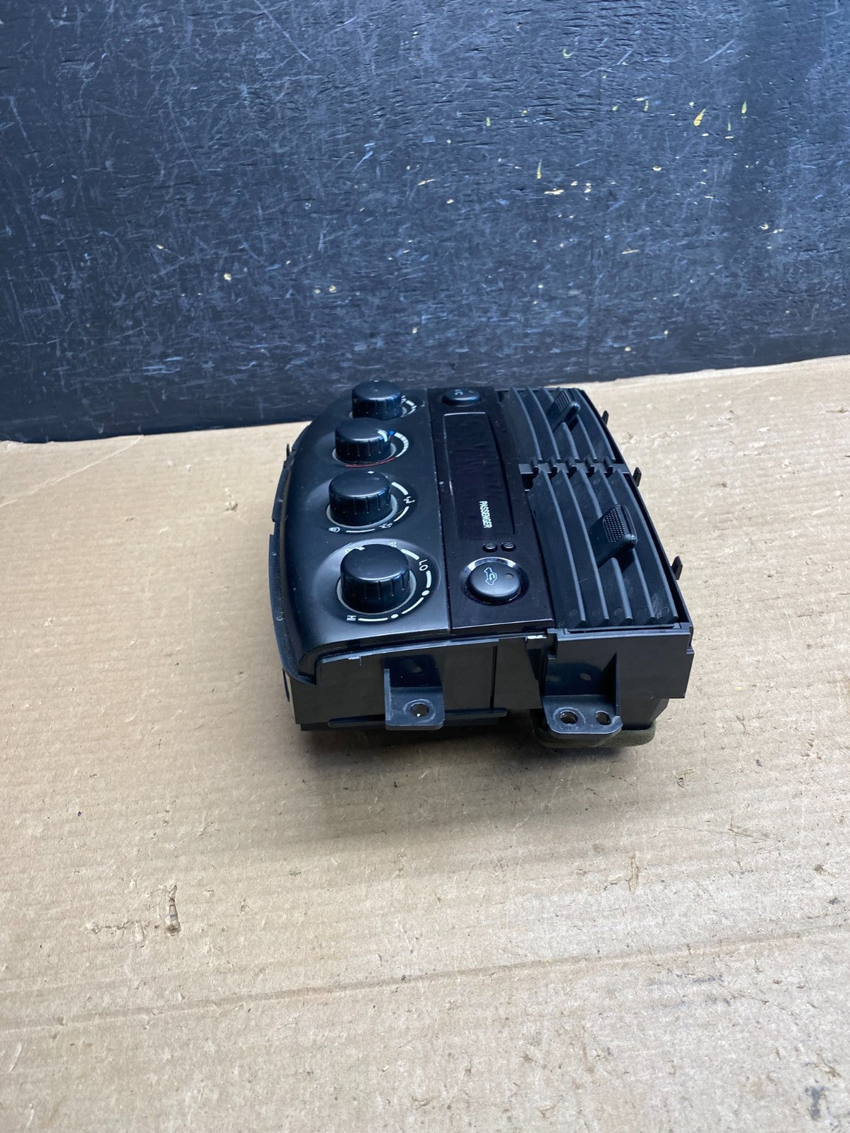 2004-2005 Toyota Sienna AC Climate Heater Temperature Control Air Vent AH3852 DG2