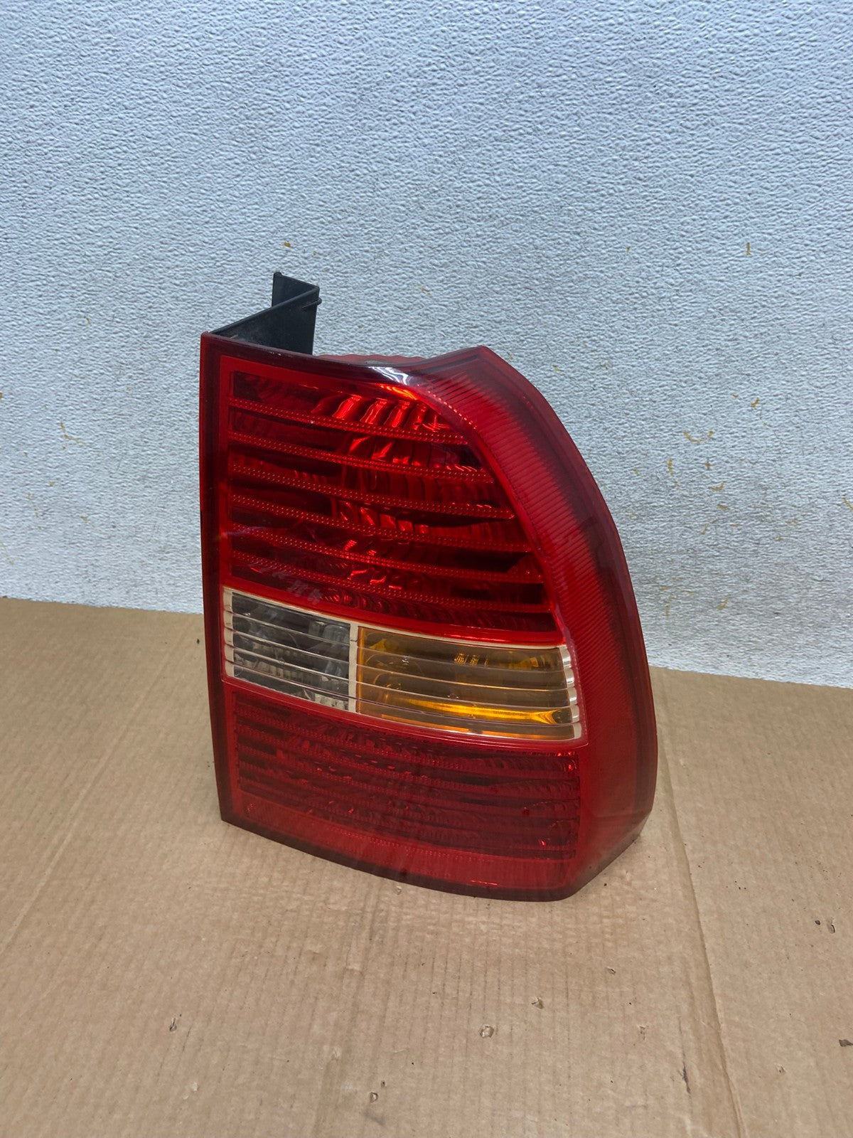 2005 to 2007 Kia Sportage Right Passenger Side RH Side Tail Light AI5706 LK0