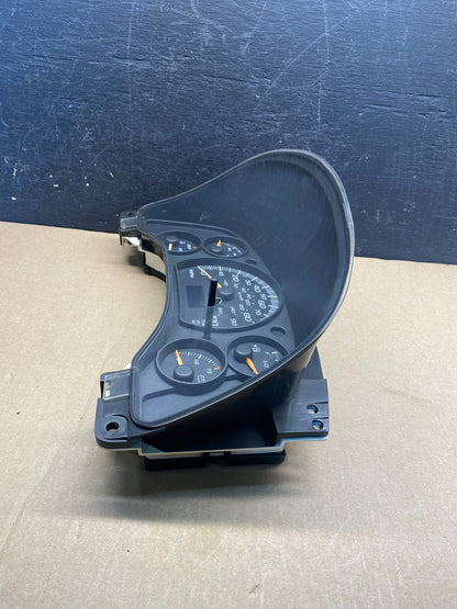 2004 to 2007 Chevrolet Express Speedometer Cluster Gauge ag3869 DG1