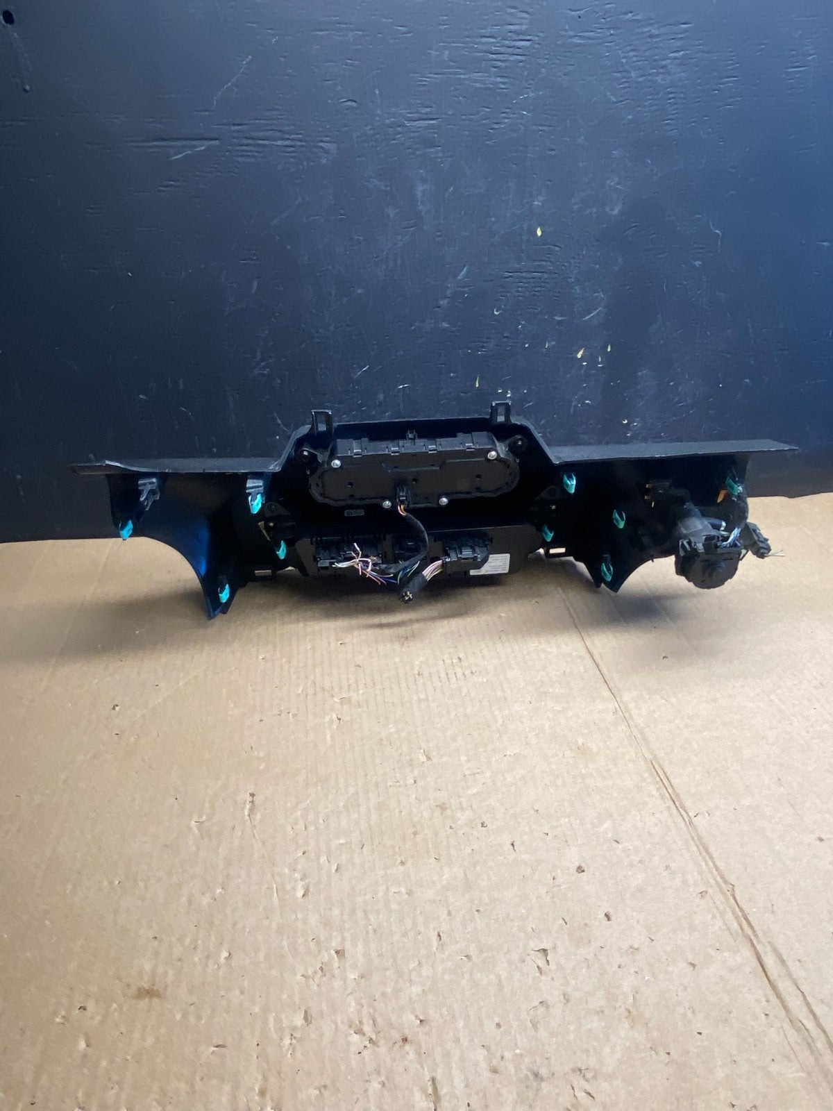 2020 to 2023 Ford Explorer Radio Climate Control Panel Trim Bezel ae4446 DG3