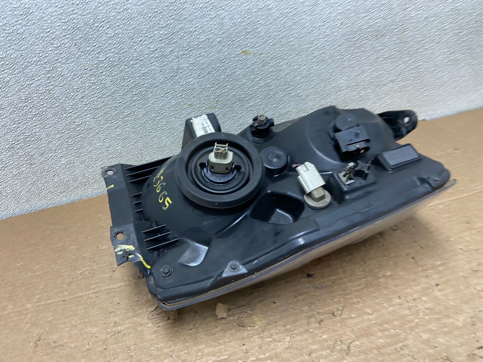 2008-2014 Ford Econoline E150 E250 E350 Right Passenger Headlight Z3665 DW7