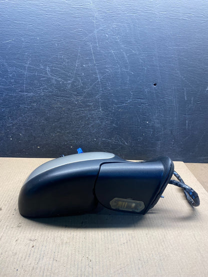 2003-2006 Chevrolet Tahoe Suburban Right Passenger Turn Door Mirror AH4534 DW3
