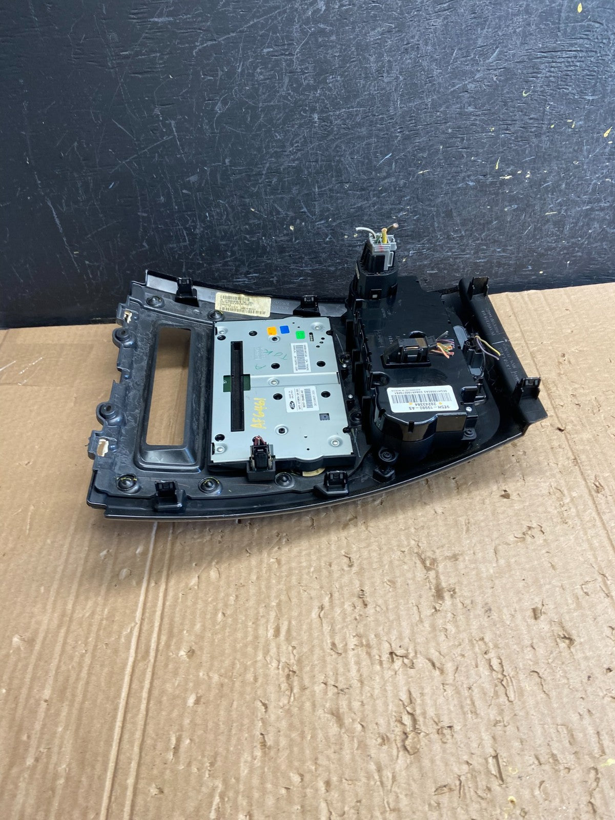 2010 to 2012 Ford Fusion Radio Climate Control A/C Control AF6461 DW3