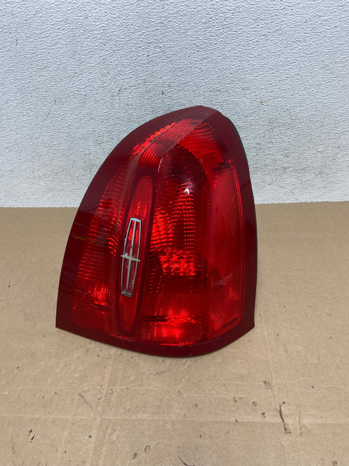 1998 to 2002 Lincoln Town Car Right Passenger RH Tail Light AE5064 LK0