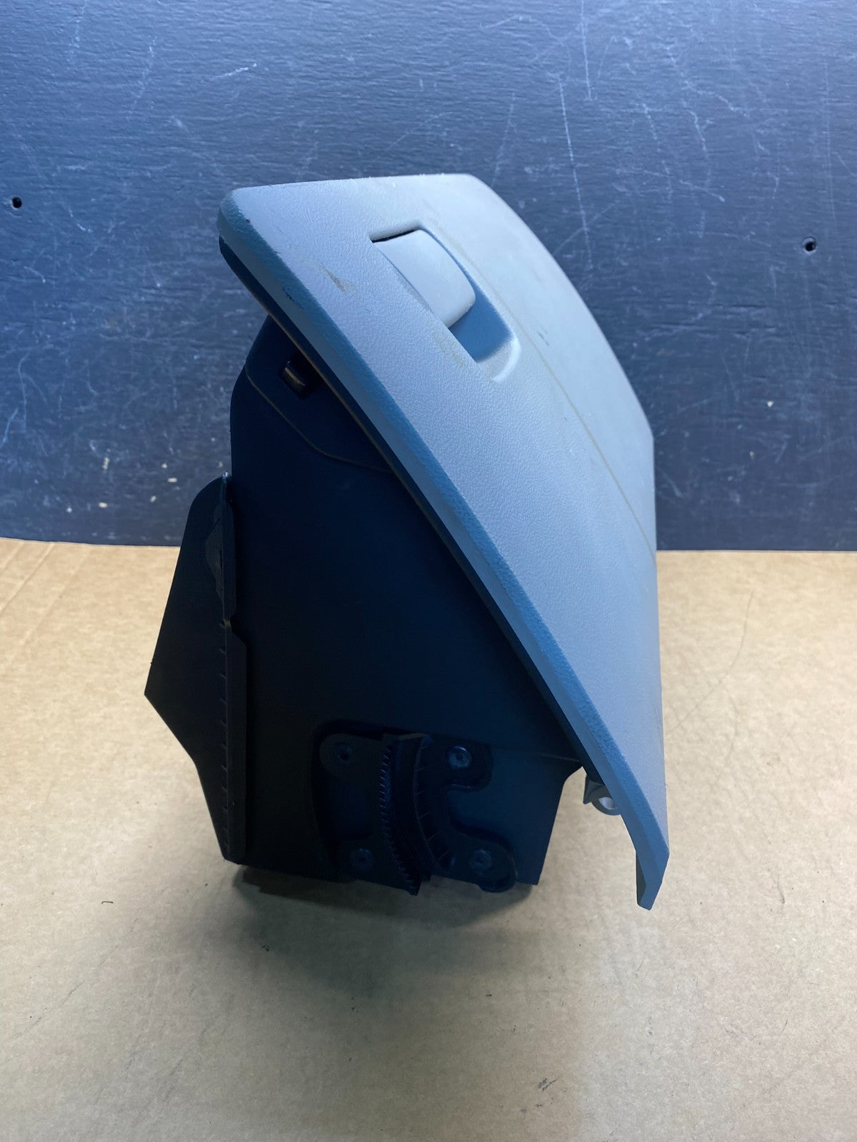 2010-2017 Chevrolet Equinox Right Passenger Side Glove Box ah7071 DG1