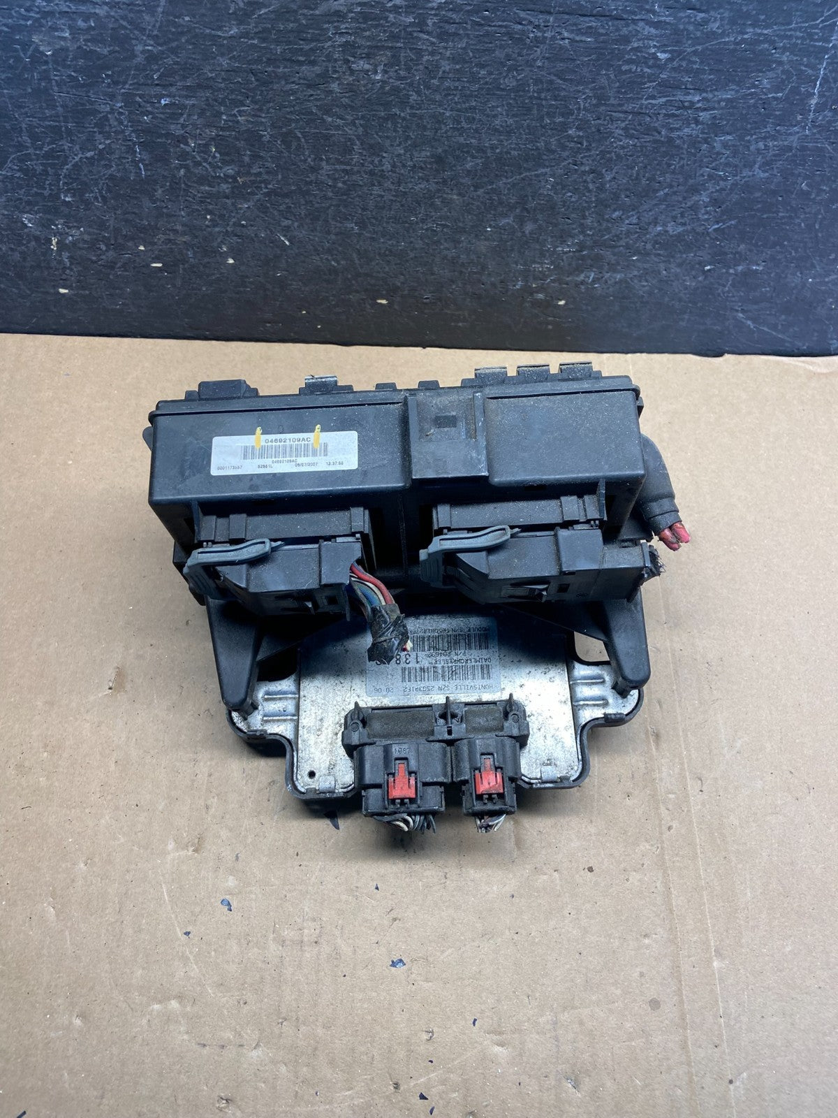 2007 Jeep Grand Cherokee Integrated Power Fuse Box 04692109ac AG1597 DW0