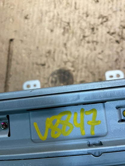 2006 Mazda MPV Stereo AM/FM Radio CD PLAYER OEM V8847 DG7